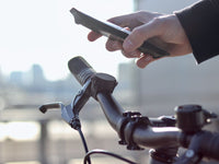 Support téléphone Shapeheart, smartphone dans pochette magnétique fixé sur guidon de vélo, idéal pour navigation en extérieur